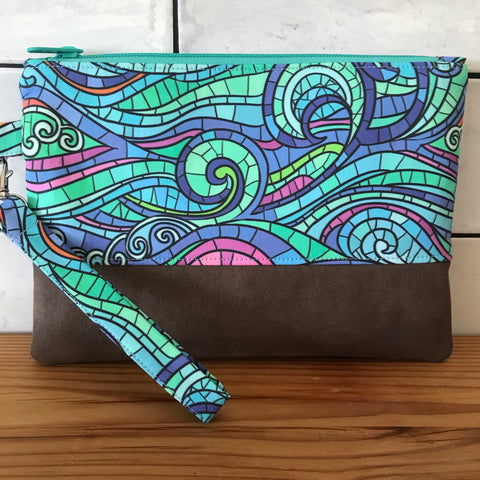 Kaleidoscope Waves Clutch