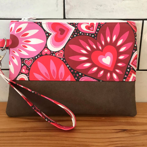 Hearts Clutch ♥️