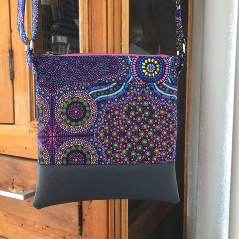 Wild Bush Flowers Crossbody Bag - Japri
